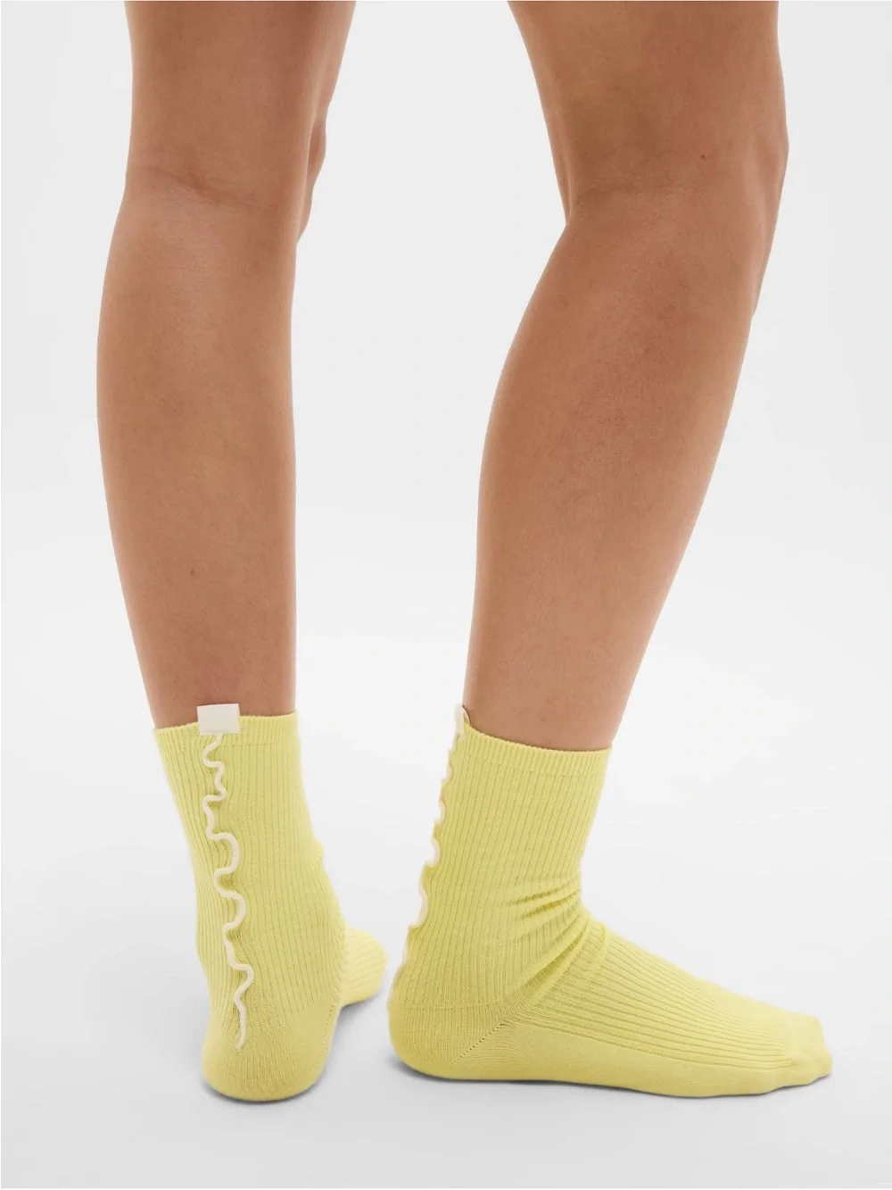 Women’s Athleta Ruffle Crew Socks Organic CottonYellow/White 2-pk Size small NEW